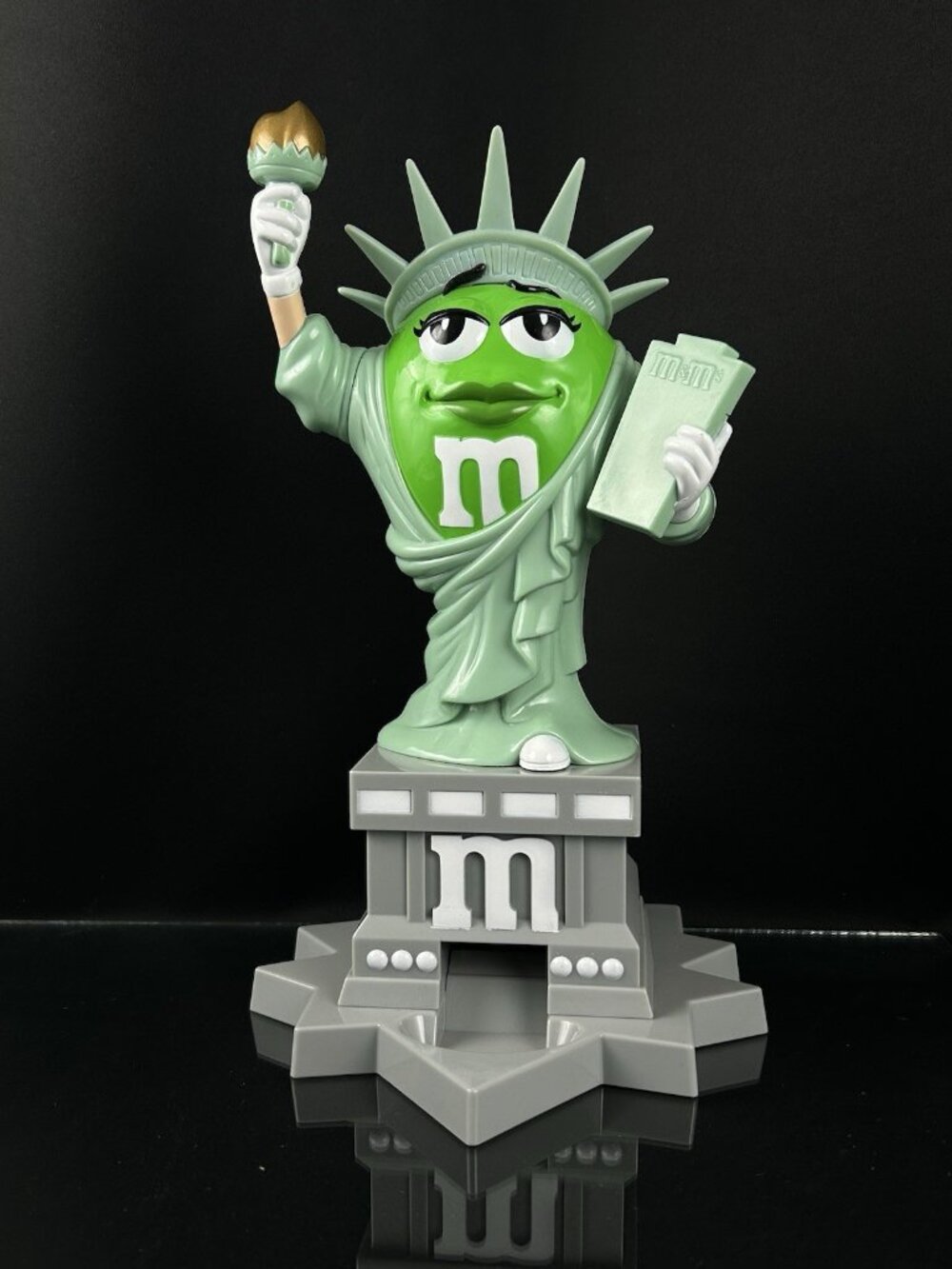 M&M Lady Liberty Candy Dispenser 11" Collectable Lady Liberty New York Souveneer